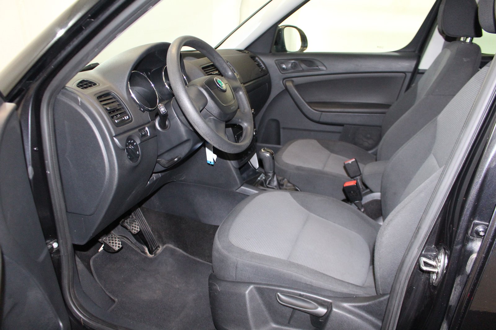 SKODA Yeti 1.8 TSI Active 4x4, Benzin, Occasion / Gebraucht, Handschaltung - 7