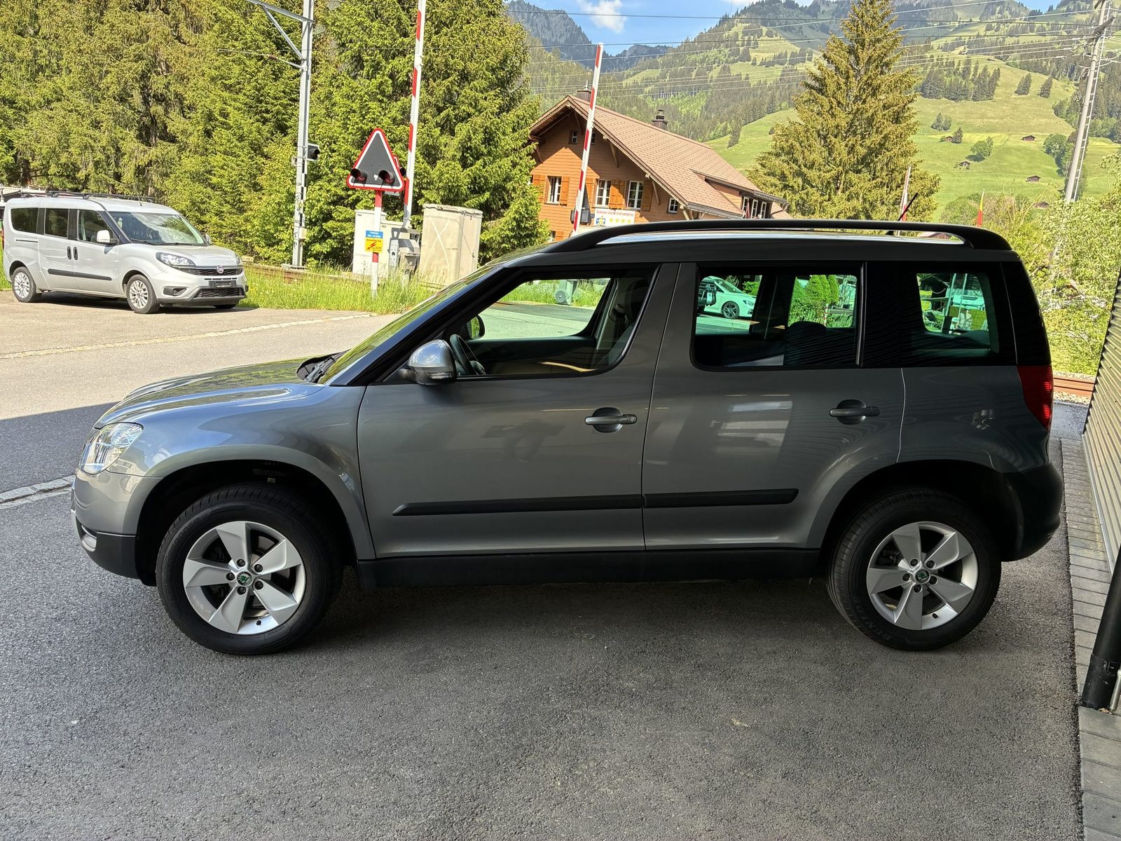 SKODA YETI ACTIVE 4x4 (Netto), Essence, Occasion / Utilisé, Manuelle - 3