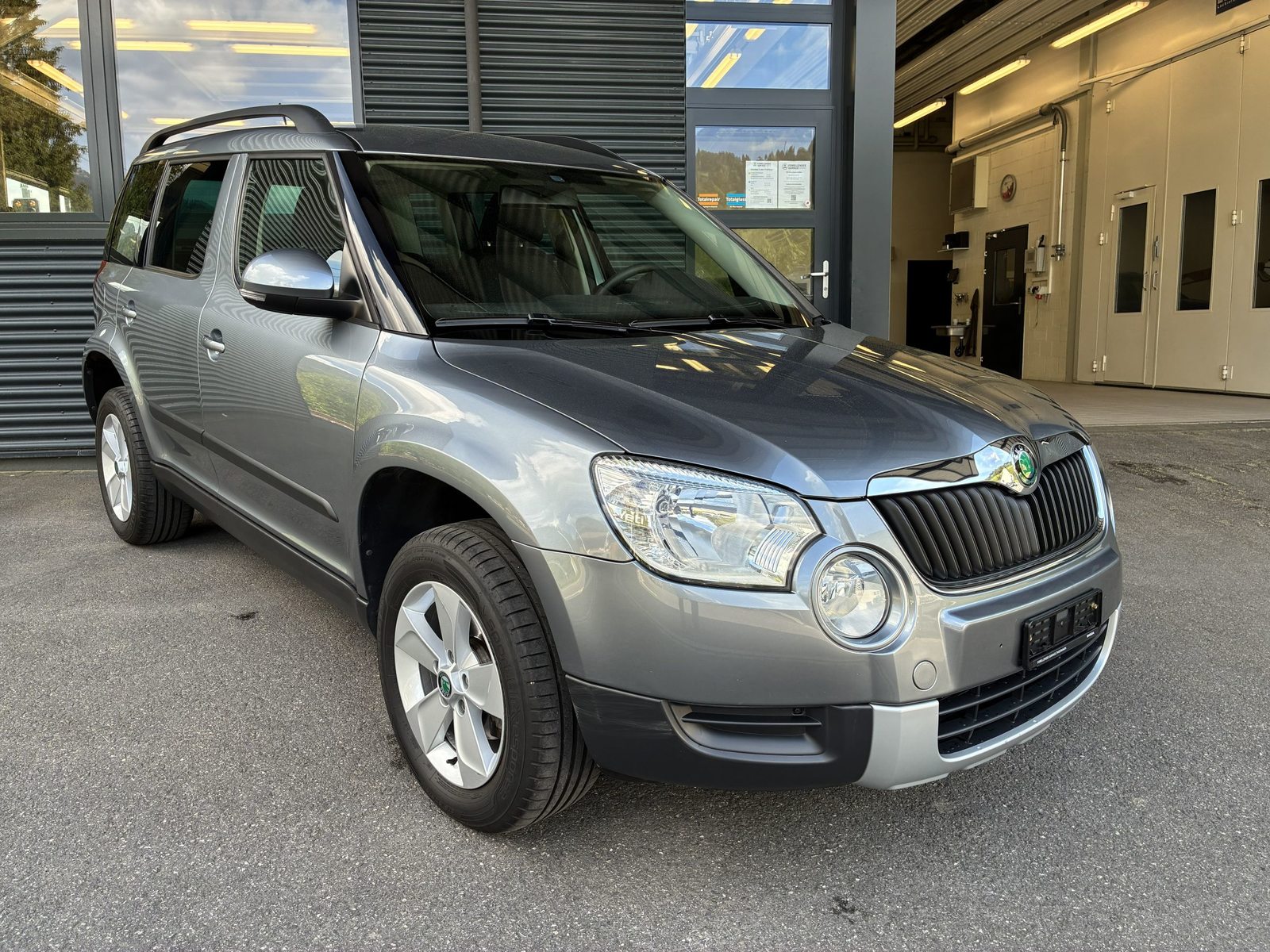 SKODA YETI ACTIVE 4x4 (Netto), Essence, Occasion / Utilisé, Manuelle - 4