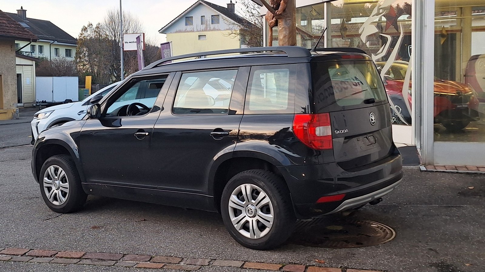 SKODA Yeti 1.2 TSI mit AHK 1200kg, Benzin, Occasion / Gebraucht, Handschaltung - 2