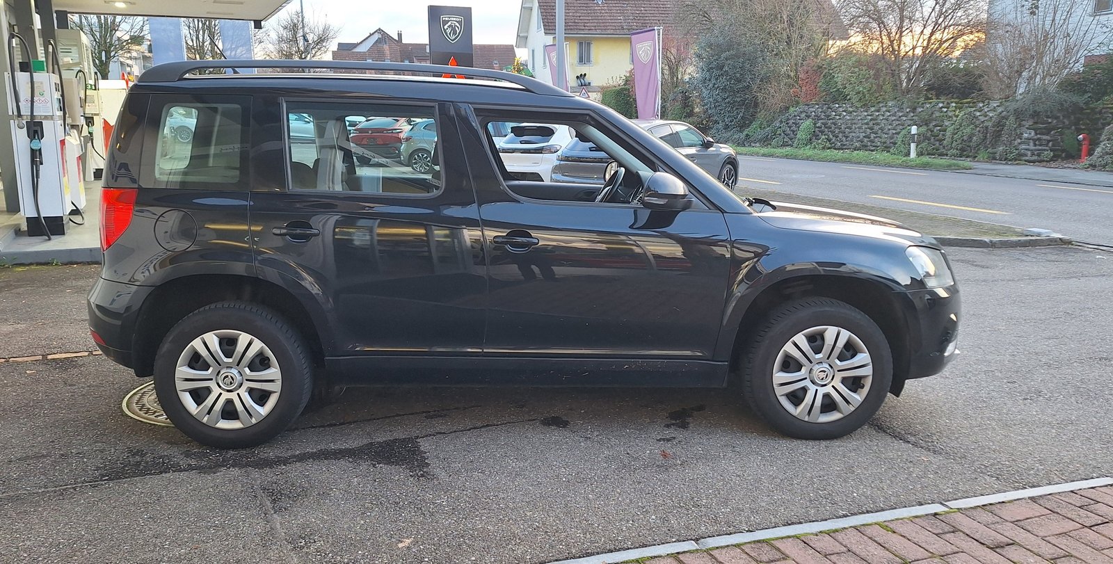 SKODA Yeti 1.2 TSI mit AHK 1200kg, Benzin, Occasion / Gebraucht, Handschaltung - 4