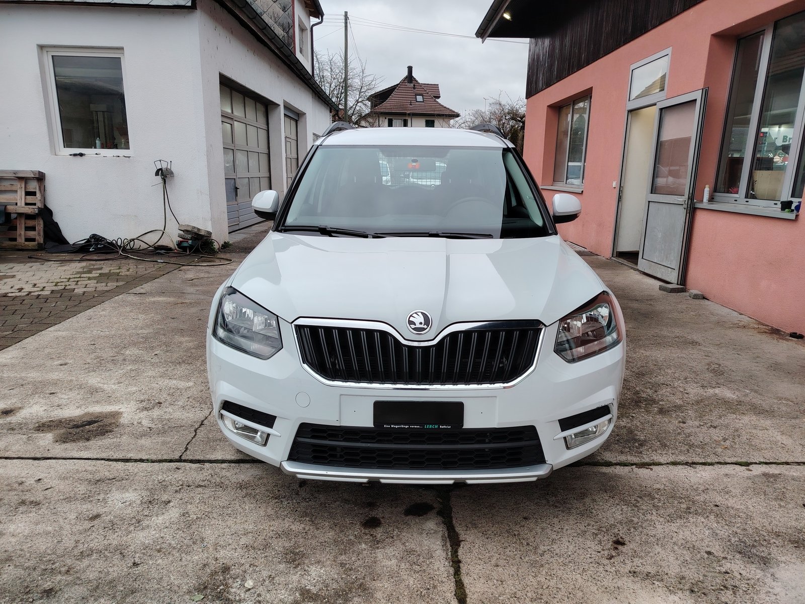 SKODA Yeti 1.8 TSI Ambition 4x4 DSG, Benzin, Occasion / Gebraucht, Automat - 2