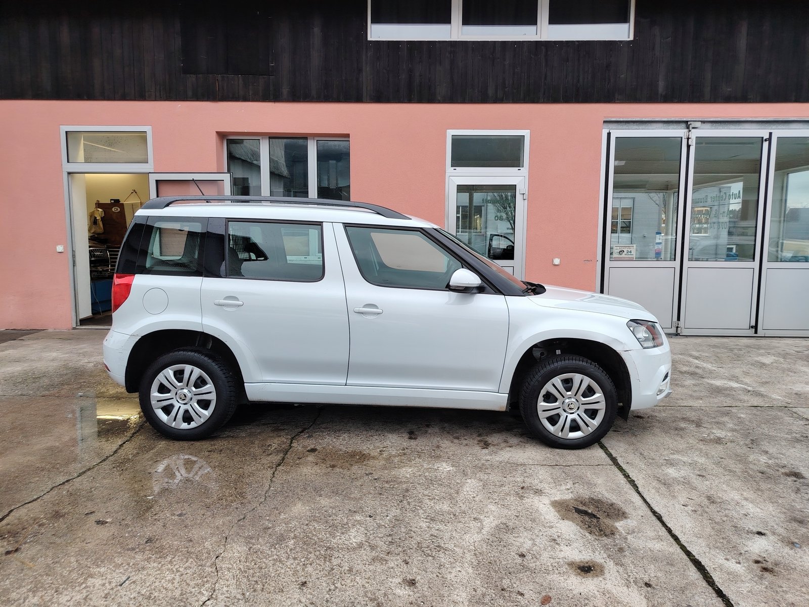 SKODA Yeti 1.8 TSI Ambition 4x4 DSG, Benzin, Occasion / Gebraucht, Automat - 5