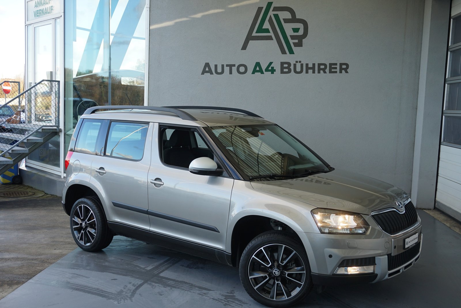 SKODA Yeti 1.8 TSI Ambiente Outdoor 4x4 DSG-Automat 152PS, Benzin, Occasion / Gebraucht, Automatik - 2