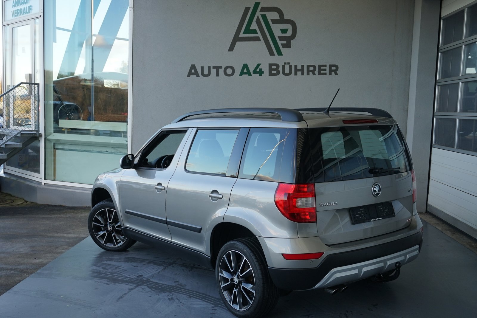 SKODA Yeti 1.8 TSI Ambiente Outdoor 4x4 DSG-Automat 152PS, Benzin, Occasion / Gebraucht, Automatik - 6