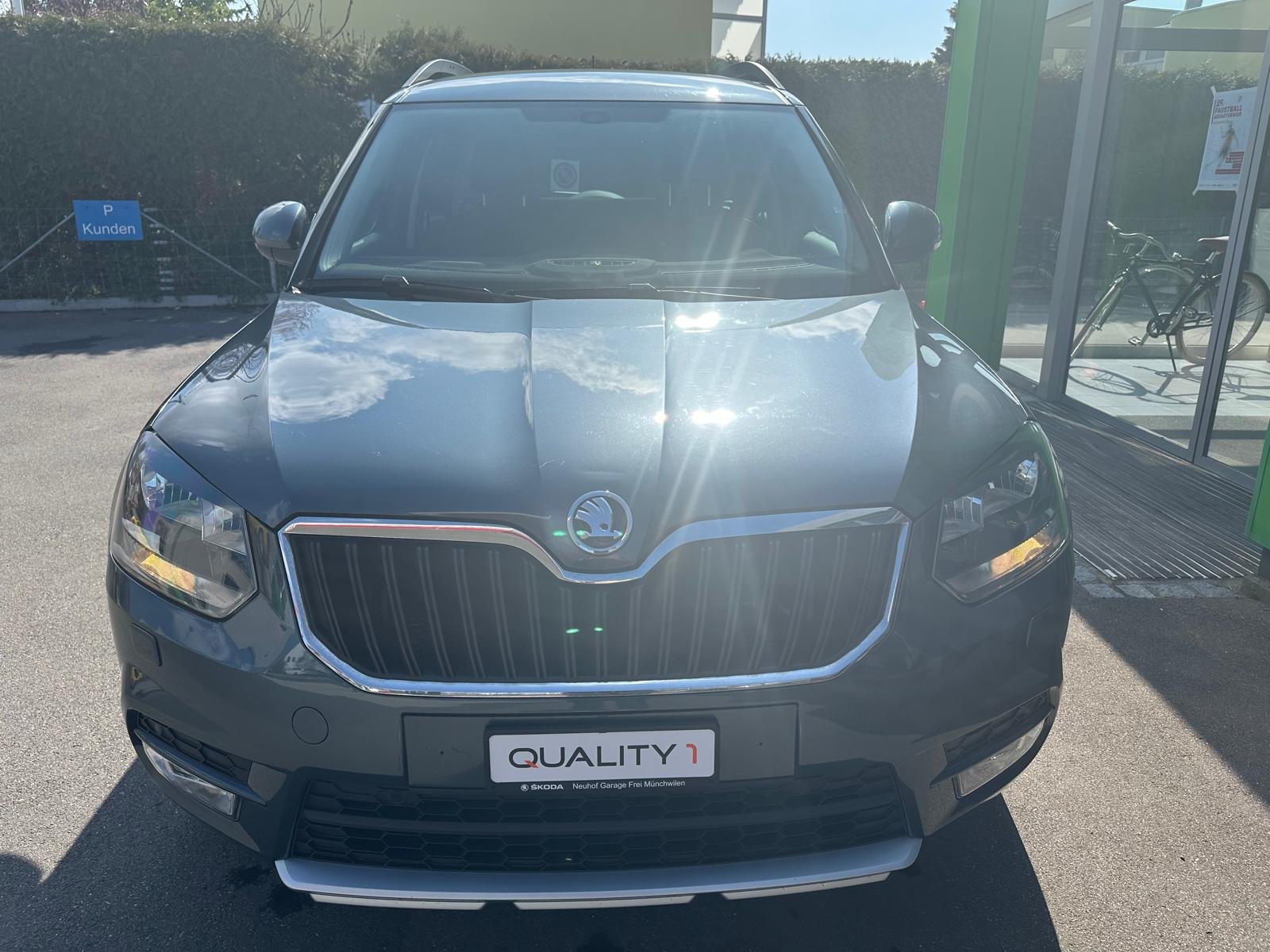 SKODA Yeti 1.2 TSI Ambition 4x2 DSG, Benzin, Occasion / Gebraucht, Automatik - 2