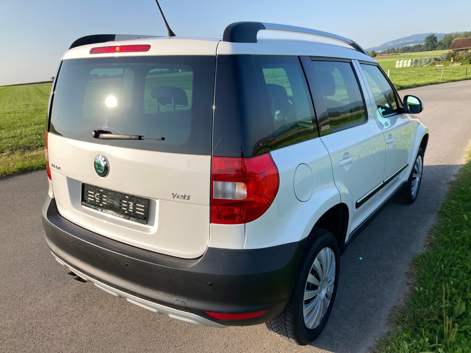 SKODA Yeti 2.0 TDI Active 4x4, Diesel, Second hand / Used, Manual - 3