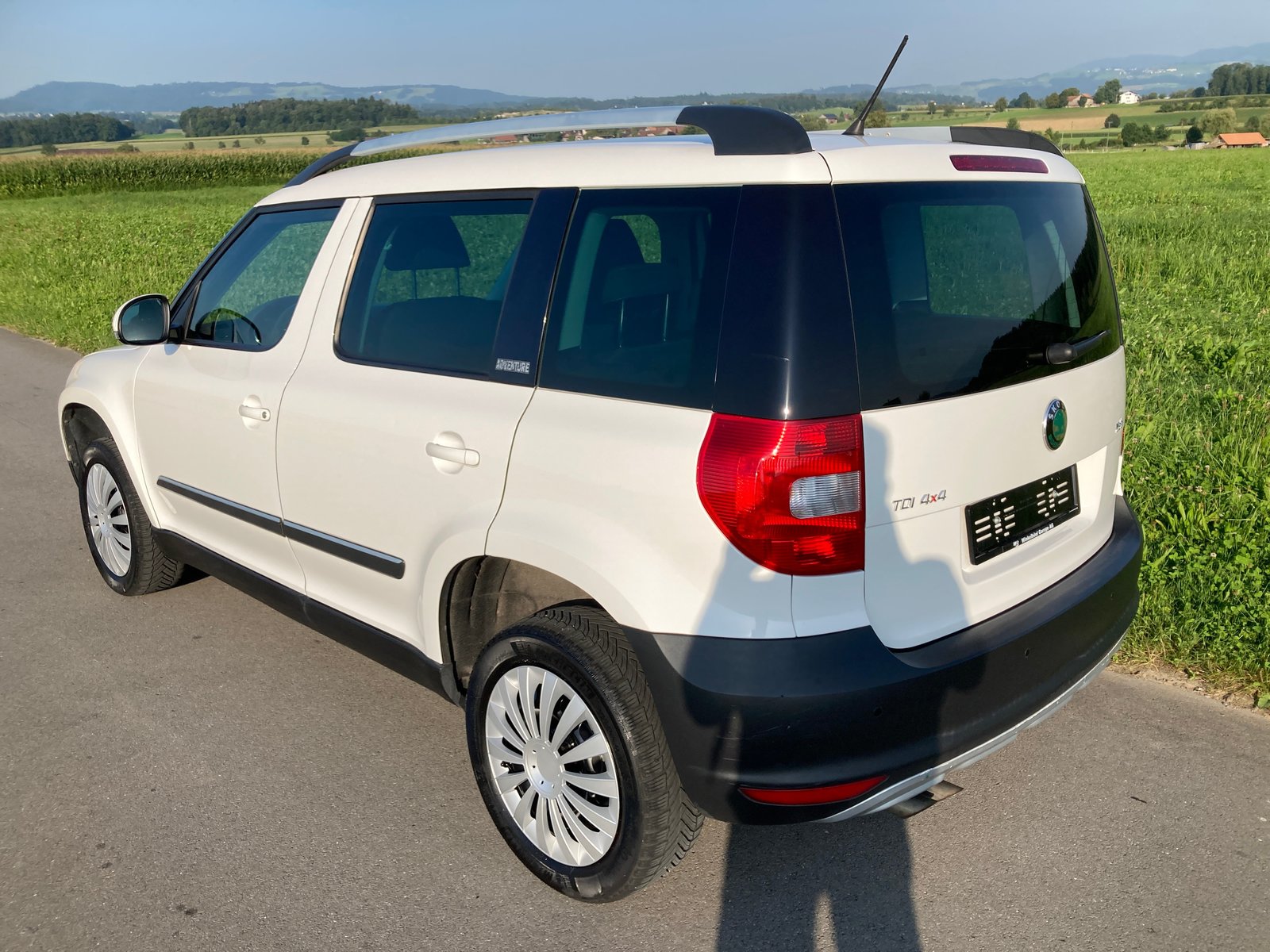 SKODA Yeti 2.0 TDI Active 4x4, Diesel, Second hand / Used, Manual - 4