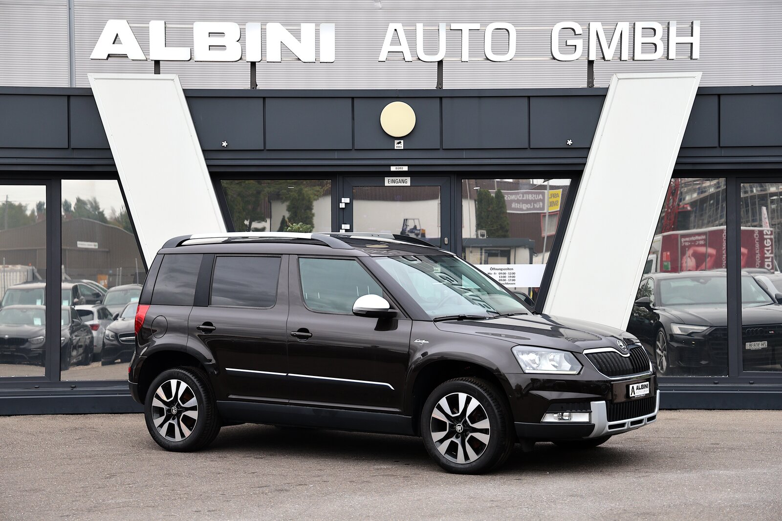 SKODA Yeti 2.0 TDI LK 4x4 DSG, Diesel, Second hand / Used, Automatic - 2