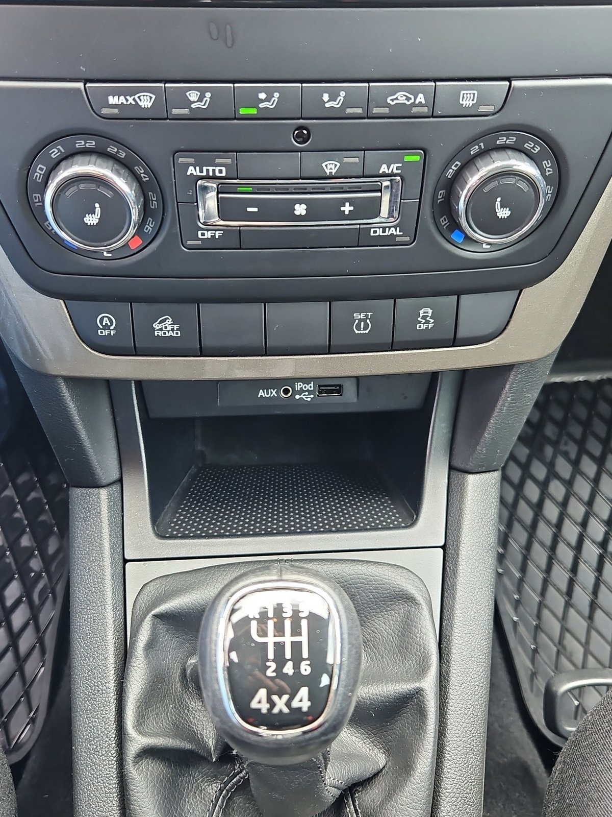 SKODA Yeti 1.4 TSI Style Outdoor 4x4, Essence, Occasion / Utilisé, Manuelle - 7