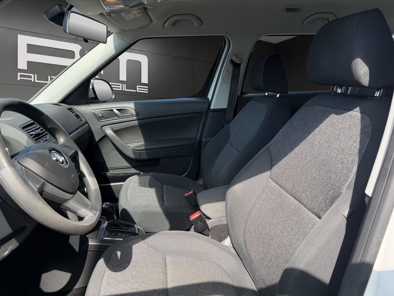 SKODA Yeti 2.0 TDI Active 4x4 DSG, Diesel, Occasion / Utilisé, Automatique - 6