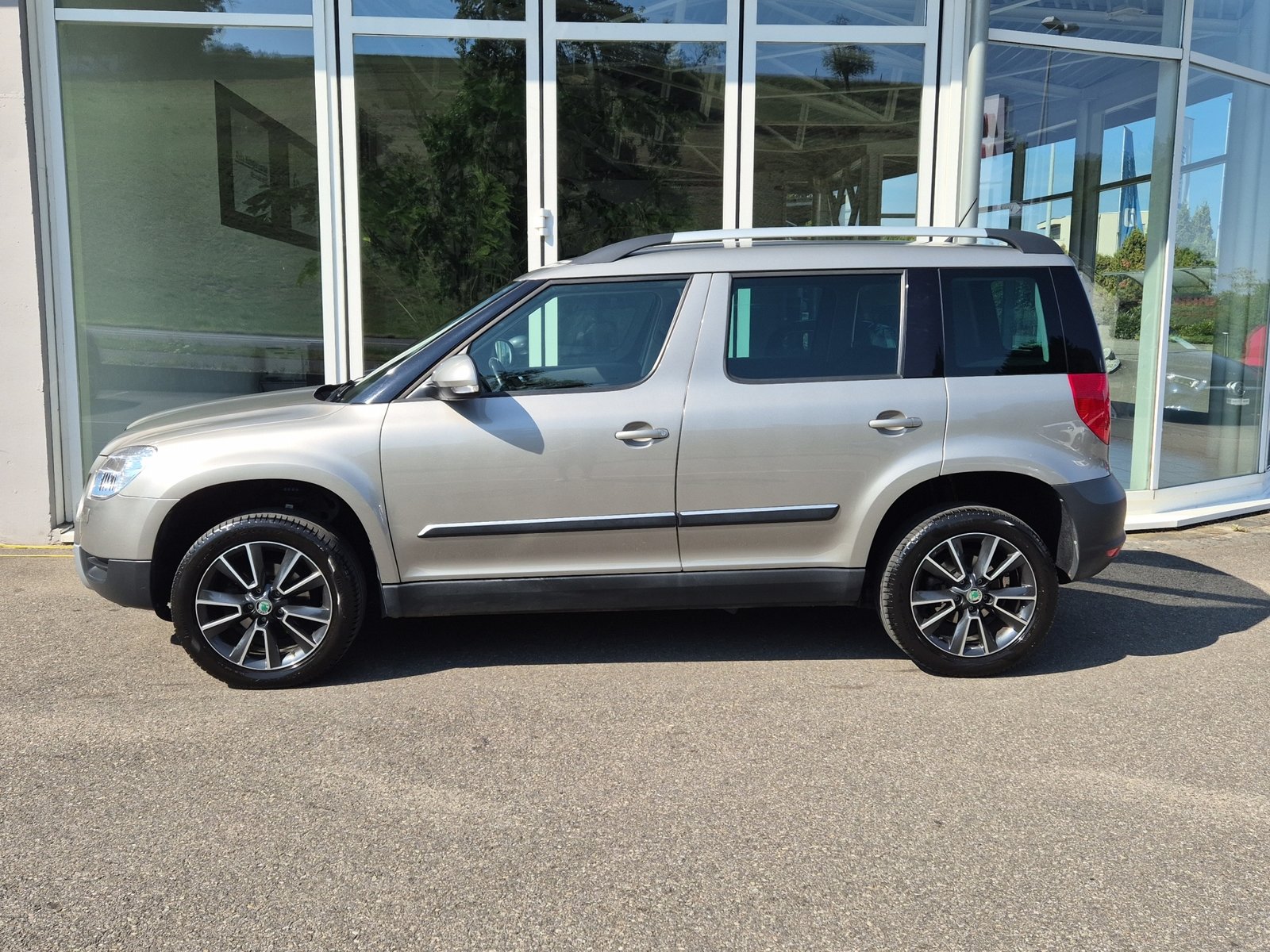 SKODA Yeti 1.4 TSI Fresh, Petrol, Second hand / Used, Manual - 3