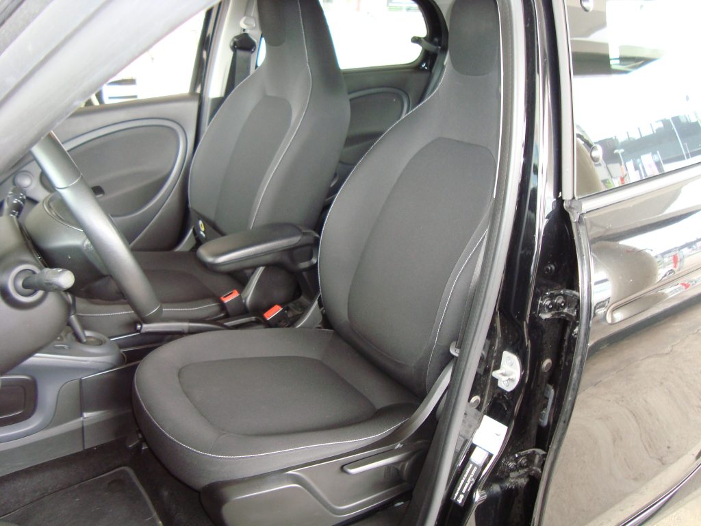 SMART FORFOUR 0.9 Passion twinamic, Essence, Occasion / Utilisé, Automatique - 6