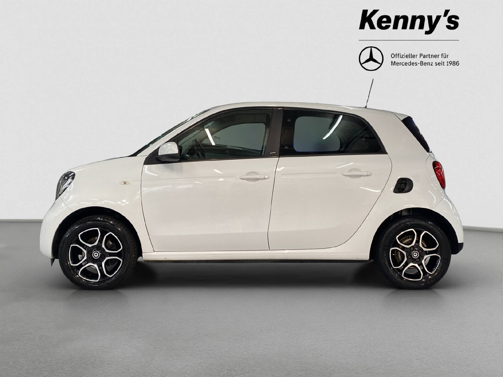 SMART Forfour 0.9 Passion twinamic, Petrol, Second hand / Used, Automatic - 3