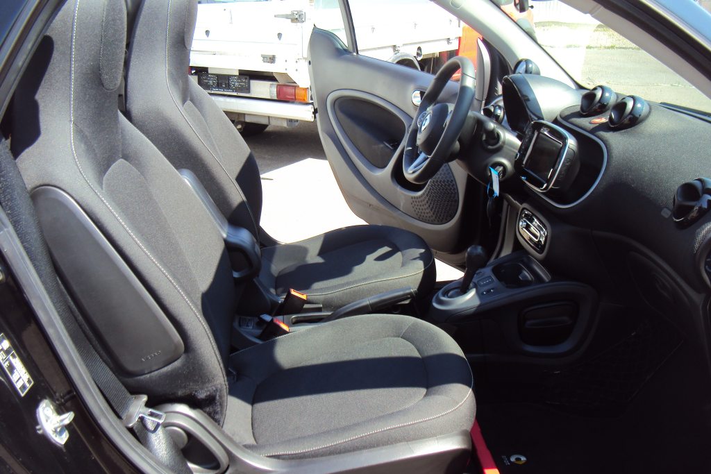 SMART FORTWO 0.9 Passion twinamic, Petrol, Second hand / Used, Automatic - 5