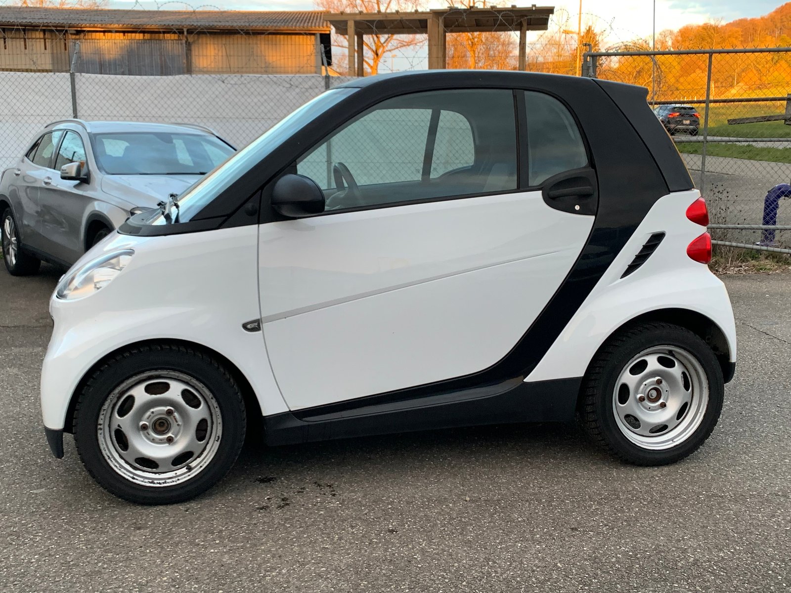 SMART fortwo black white limited mhd softouch, Petrol, Second hand / Used, Automatic - 5