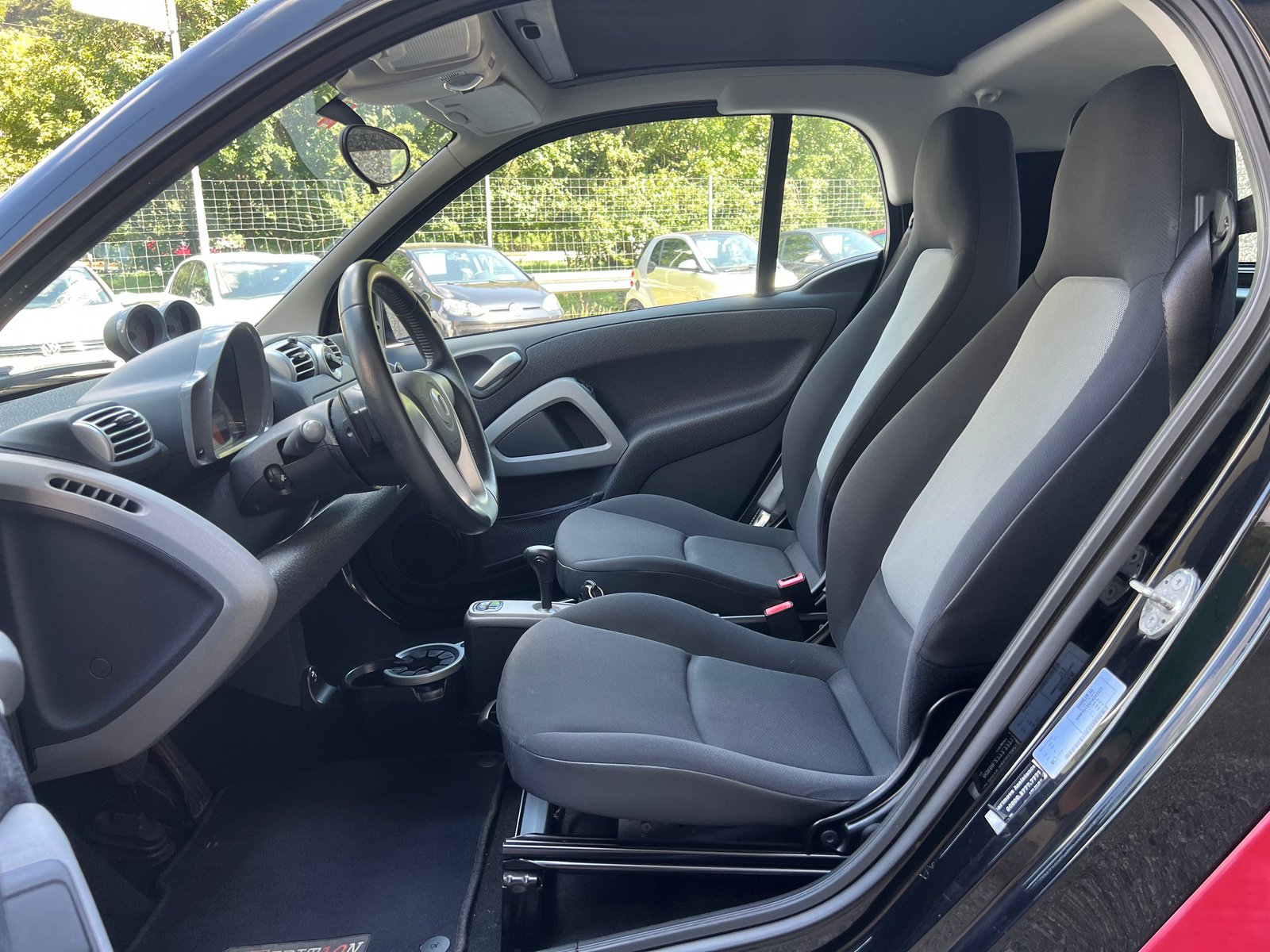 SMART FORTWO swiss edition mhd softouch, Benzin, Occasion / Gebraucht, Automatik - 6