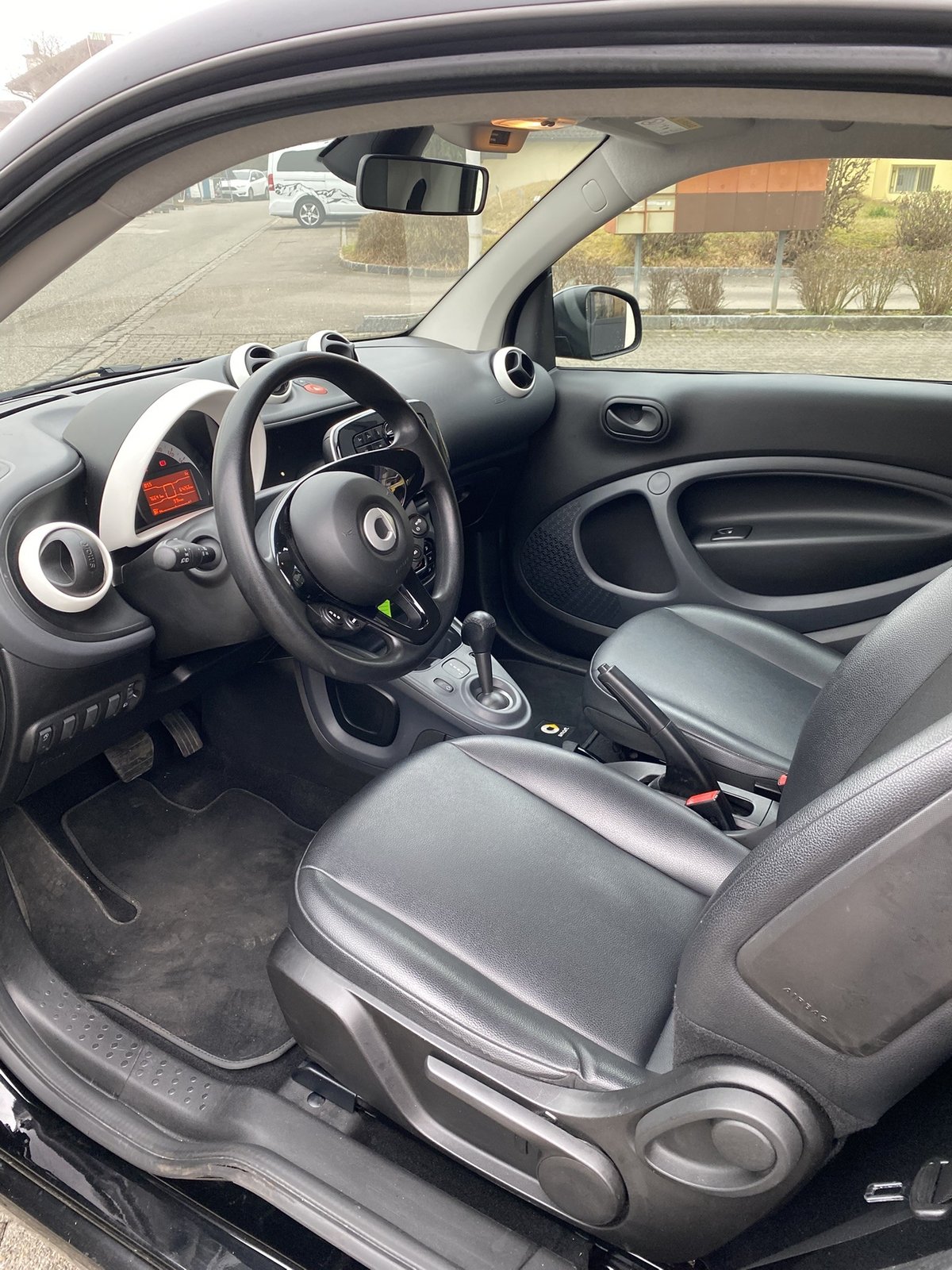 SMART Fortwo Coupé 1.0 71 twinamic, Essence, Occasion / Utilisé, Automatique - 5