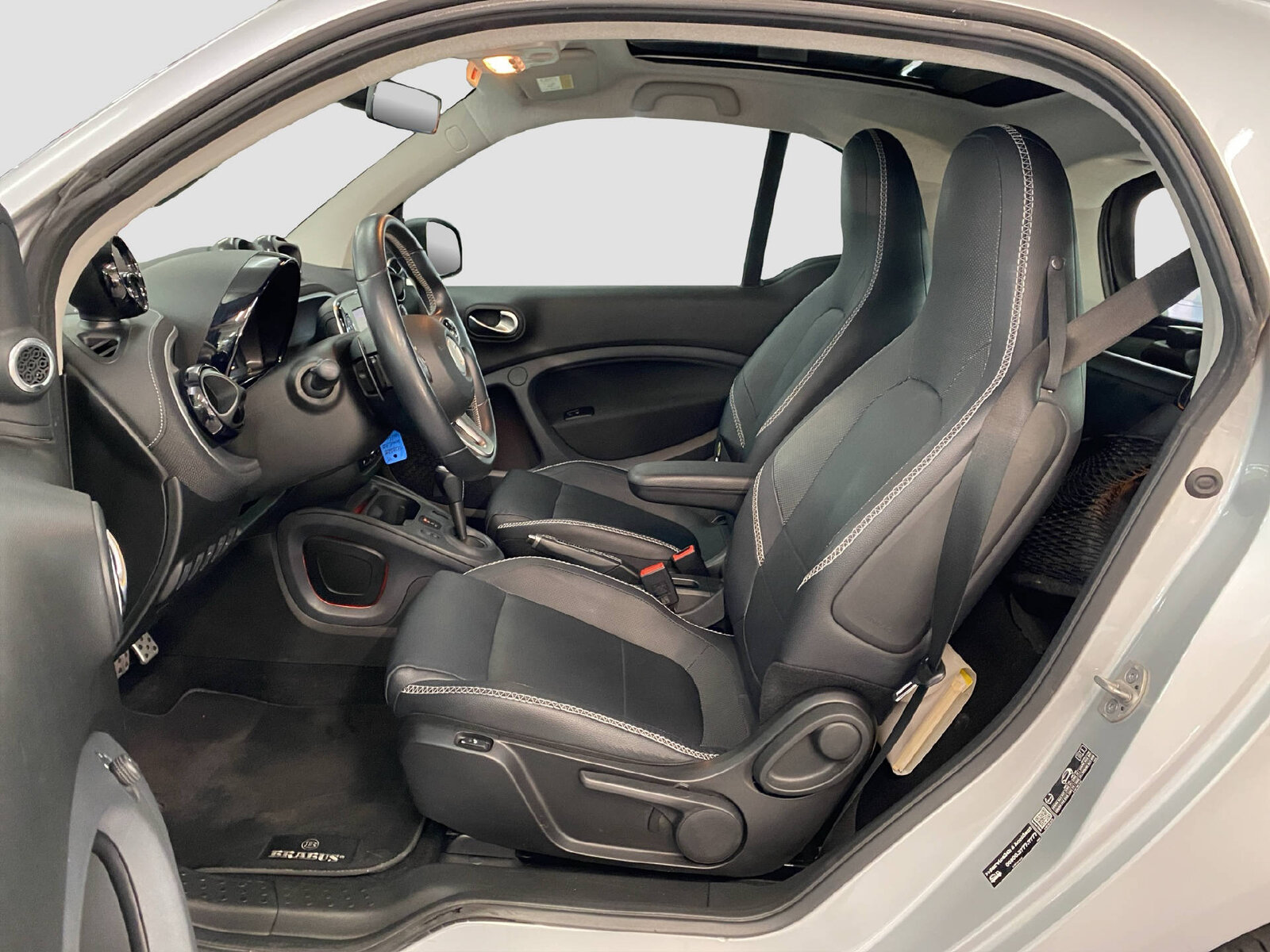 SMART Fortwo Coupé 0.9 Brabus twinamic, Essence, Occasion / Utilisé, Automatique - 7