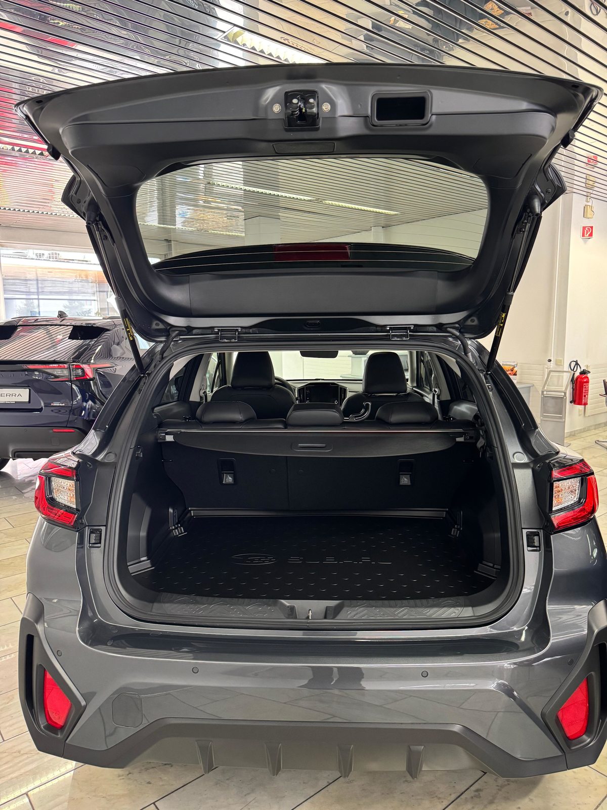 SUBARU Crosstrek 2.0i e-Boxer Luxury, Hybride Léger Essence/Électricité, Voiture nouvelle, Automatique - 5