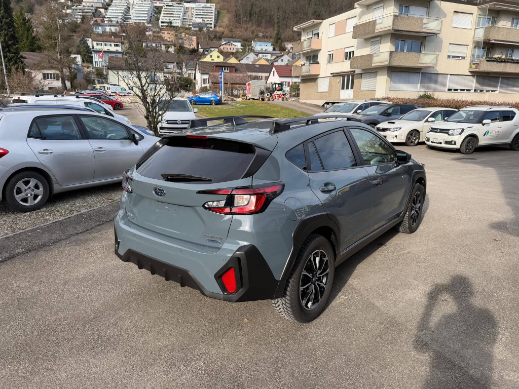 SUBARU CROSSTREK 2.0i e-Boxer Swiss Plus, Mild-Hybrid Petrol/Electric, Second hand / Used, Automatic - 4