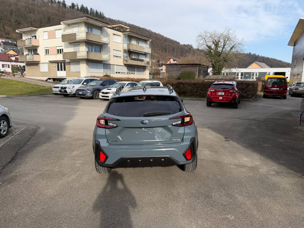 SUBARU CROSSTREK 2.0i e-Boxer Swiss Plus, Mild-Hybrid Petrol/Electric, Second hand / Used, Automatic - 5