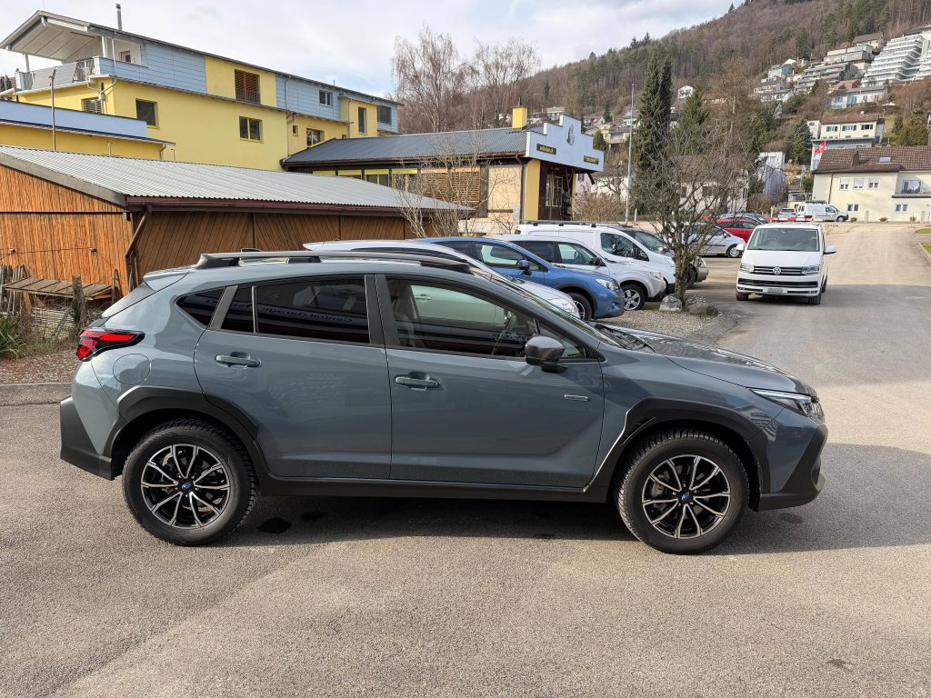 SUBARU CROSSTREK 2.0i e-Boxer Swiss Plus, Mild-Hybrid Petrol/Electric, Second hand / Used, Automatic - 3