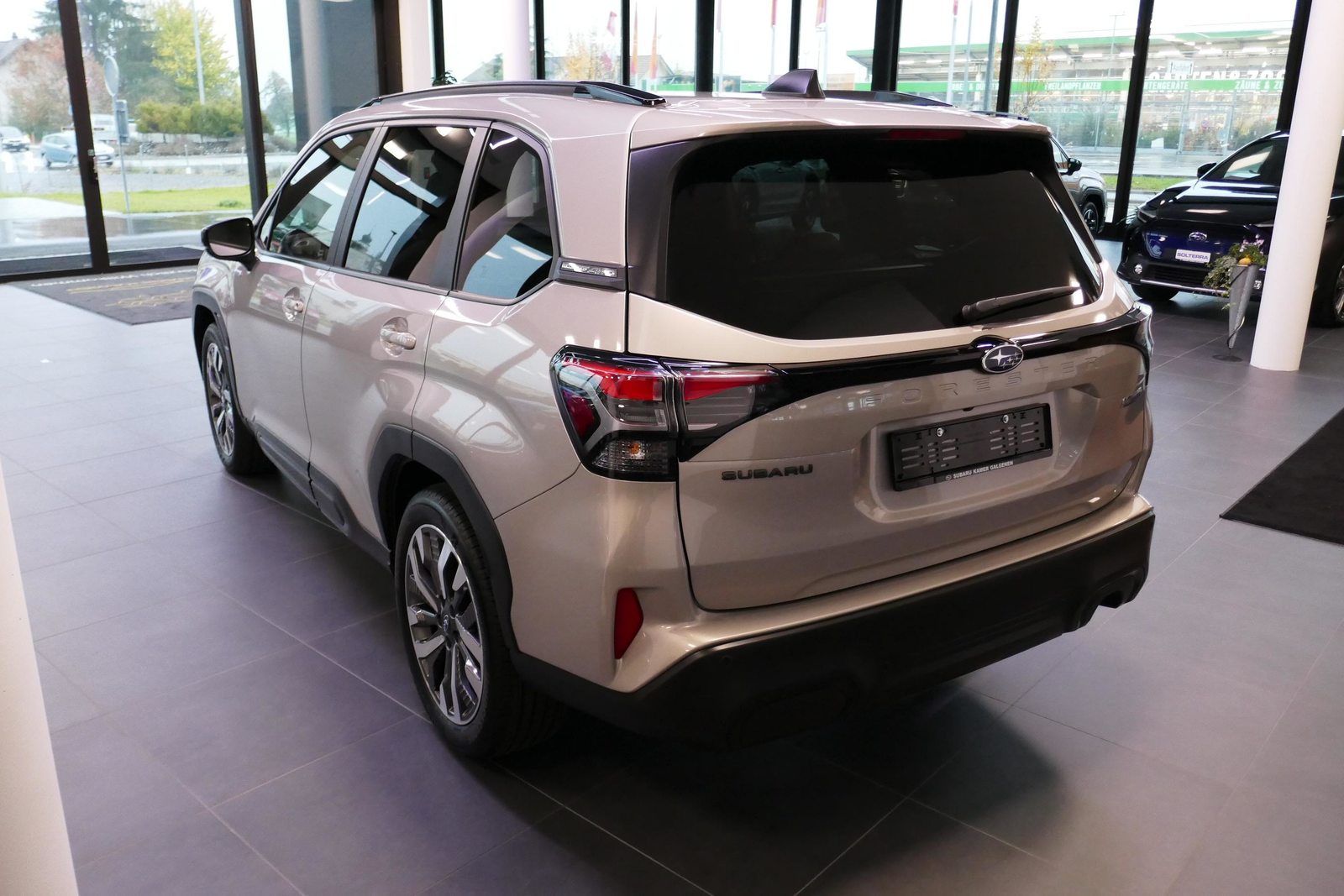 SUBARU Forester Station 2.0i e-Boxer Luxury, Hybride Integrale Benzina/Elettrica, Auto nuove, Automatico - 2