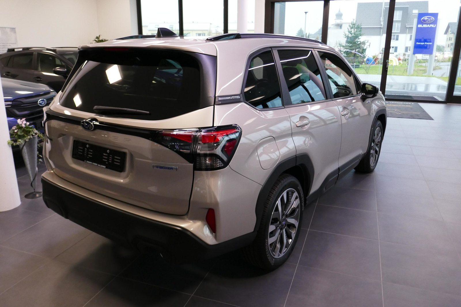 SUBARU Forester Station 2.0i e-Boxer Luxury, Hybride Integrale Benzina/Elettrica, Auto nuove, Automatico - 4