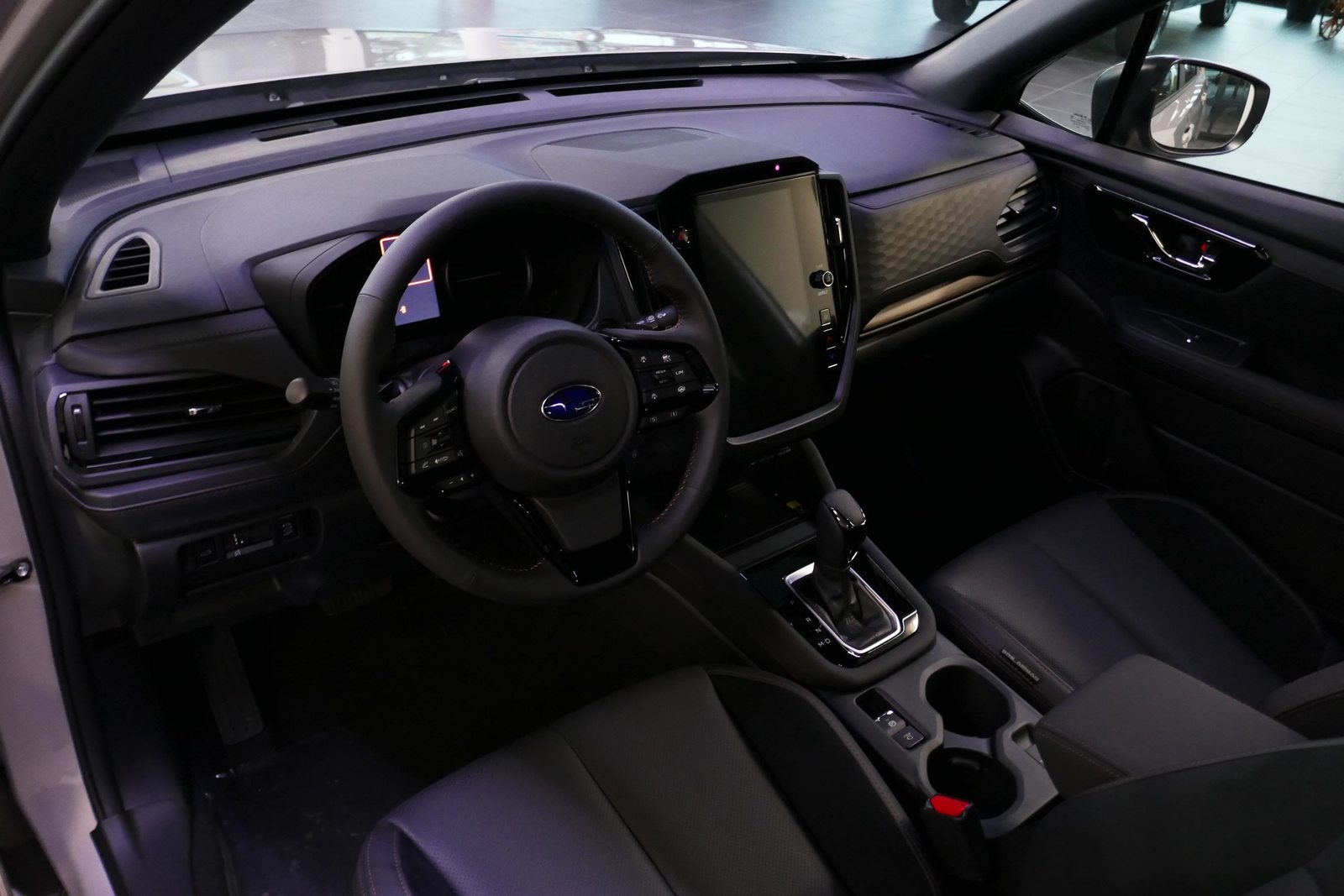 SUBARU Forester Station 2.0i e-Boxer Luxury, Hybride Integrale Benzina/Elettrica, Auto nuove, Automatico - 6