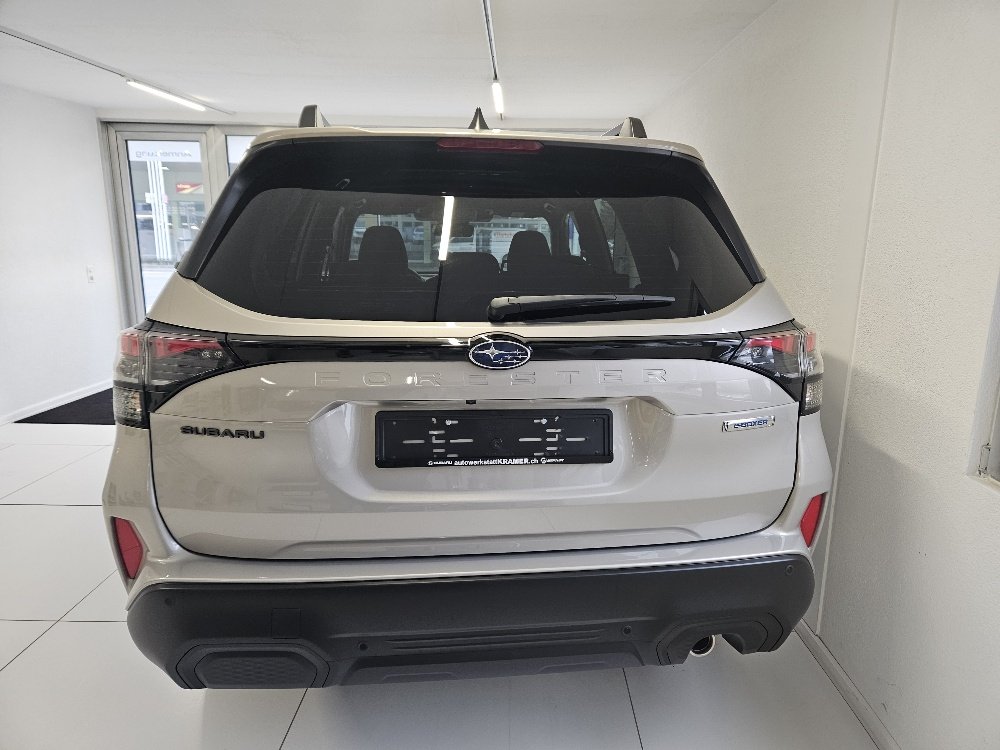 SUBARU Forester Station 2.0i e-Boxer Swiss Plus, Hybride Leggero Benzina/Elettrica, Auto nuove, Automatico - 3