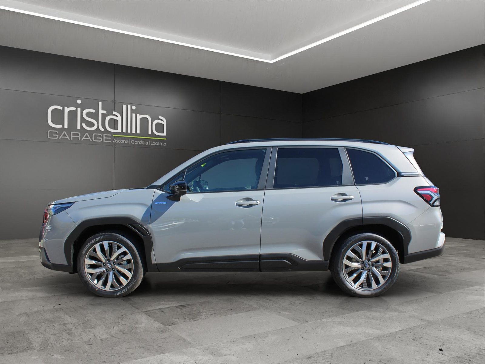 SUBARU Forester Station 2.0i e-Boxer Luxury, Hybride Léger Essence/Électricité, Voiture nouvelle, Automatique - 2