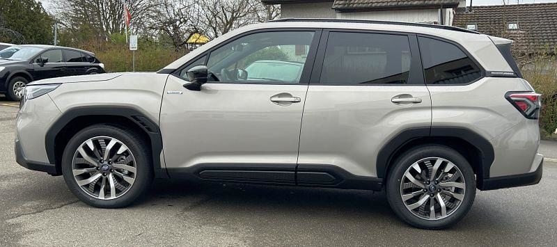 SUBARU Forester Station 2.0i e-Boxer Luxury, Hybride Integrale Benzina/Elettrica, Auto nuove, Automatico - 2