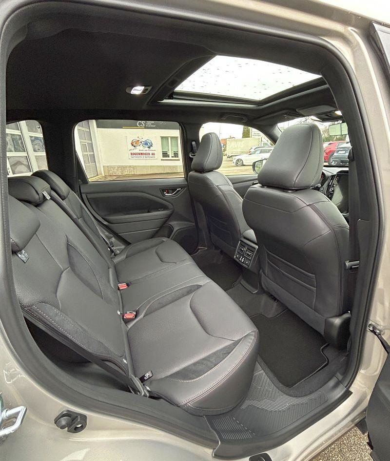 SUBARU Forester Station 2.0i e-Boxer Luxury, Hybride Integrale Benzina/Elettrica, Auto nuove, Automatico - 4