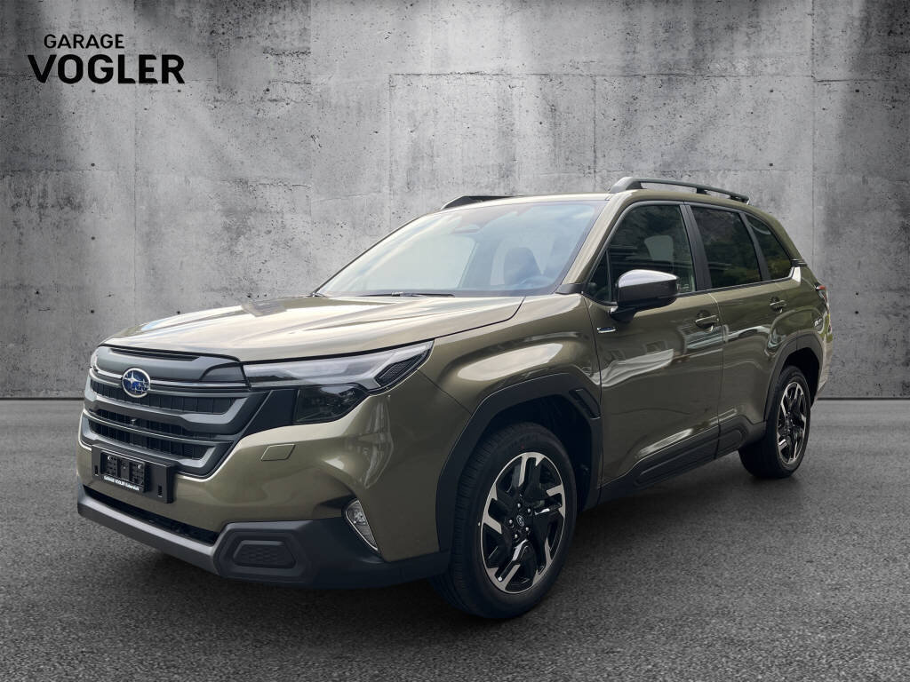 SUBARU Forester Station 2.0i e-Boxer Swiss Plus