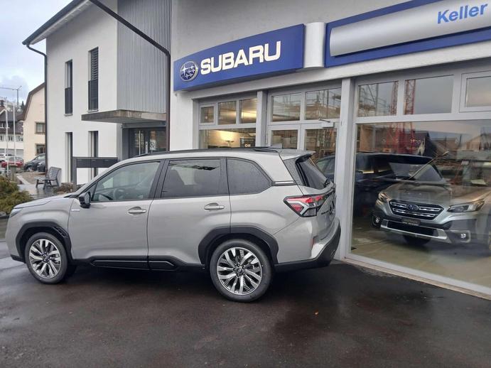 SUBARU Forester Station 2.0i e-Boxer Luxury, Full-Hybrid Petrol/Electric, New car, Automatic