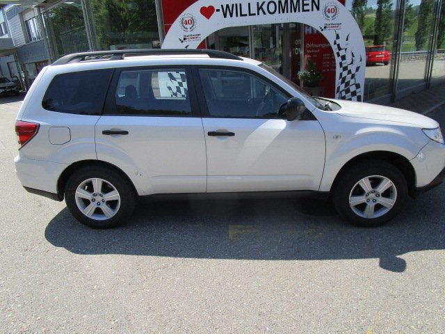 SUBARU Forester Station 2.0 X Swiss, Petrol, Second hand / Used, Automatic - 5
