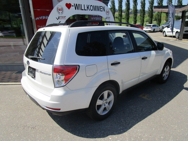 SUBARU Forester Station 2.0 X Swiss, Petrol, Second hand / Used, Automatic - 6
