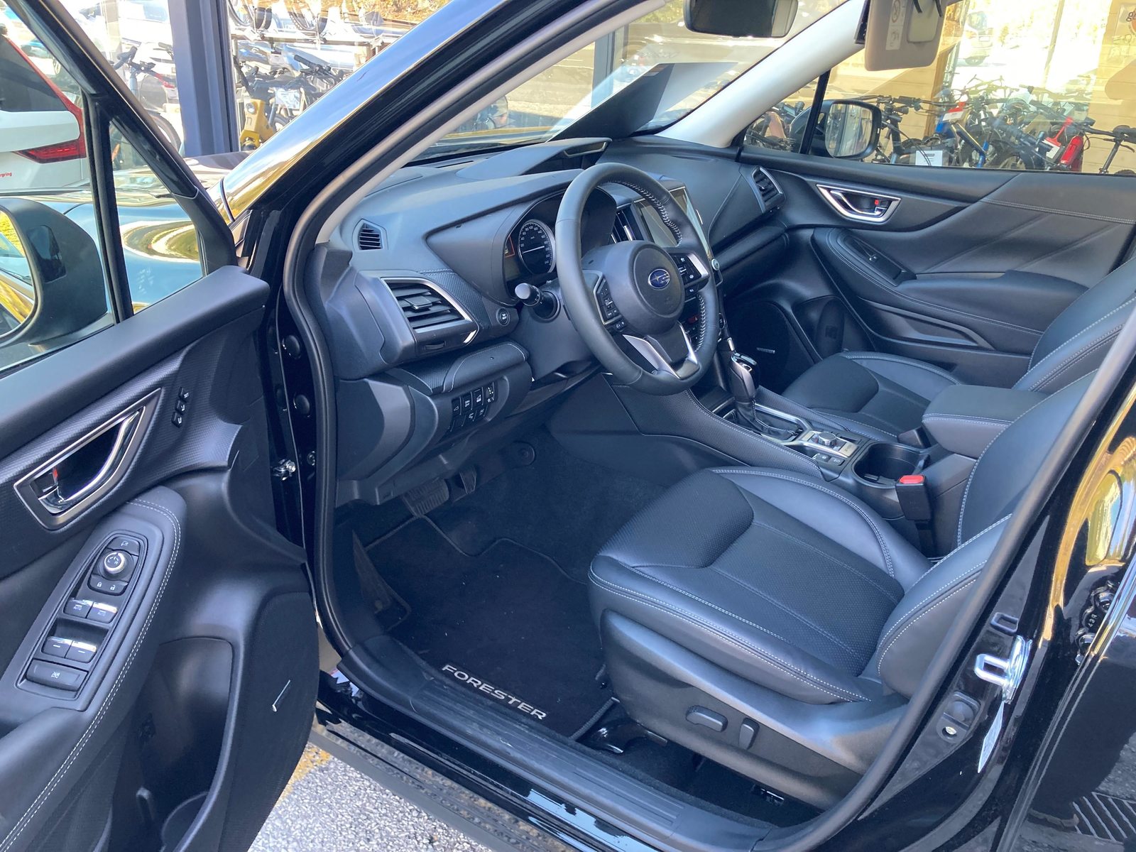 SUBARU Forester Station 2.0i e-Boxer Luxury, Hybride Intégral Essence/Électricité, Occasion / Utilisé, Automatique - 6