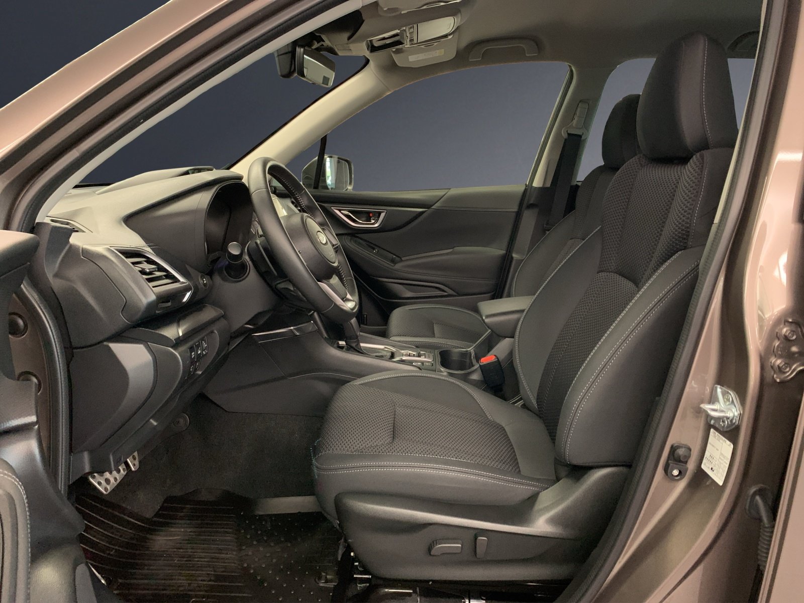 SUBARU Forester 2.0i e SwissPlus, Voll-Hybrid Benzin/Elektro, Occasion / Gebraucht, Automatik - 7