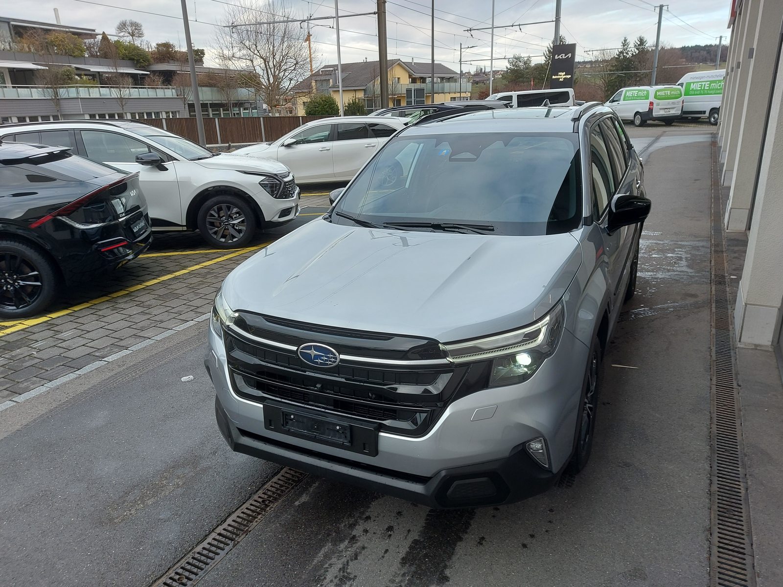 SUBARU Forester Station 2.0i e-Boxer Luxury, Voll-Hybrid Benzin/Elektro, Occasion / Gebraucht, Automatik - 3