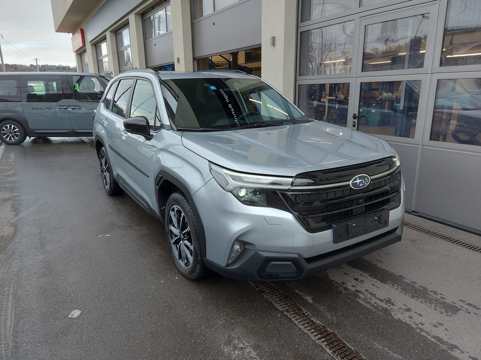 SUBARU Forester Station 2.0i e-Boxer Luxury, Voll-Hybrid Benzin/Elektro, Occasion / Gebraucht, Automatik - 6