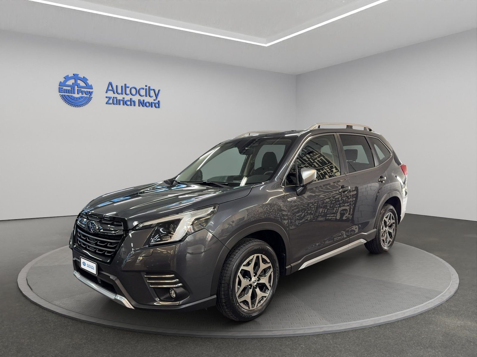 SUBARU Forester Station 2.0i e-Boxer Swiss Plus
