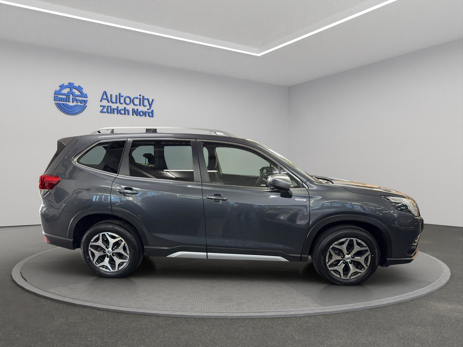 SUBARU Forester Station 2.0i e-Boxer Swiss Plus, Hybride Intégral Essence/Électricité, Occasion / Utilisé, Automatique - 5