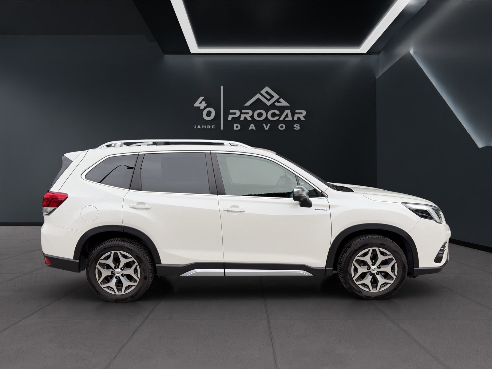 SUBARU Forester Station 2.0i e-Boxer Swiss Plus, Hybride Leggero Benzina/Elettrica, Occasioni / Usate, Automatico - 2