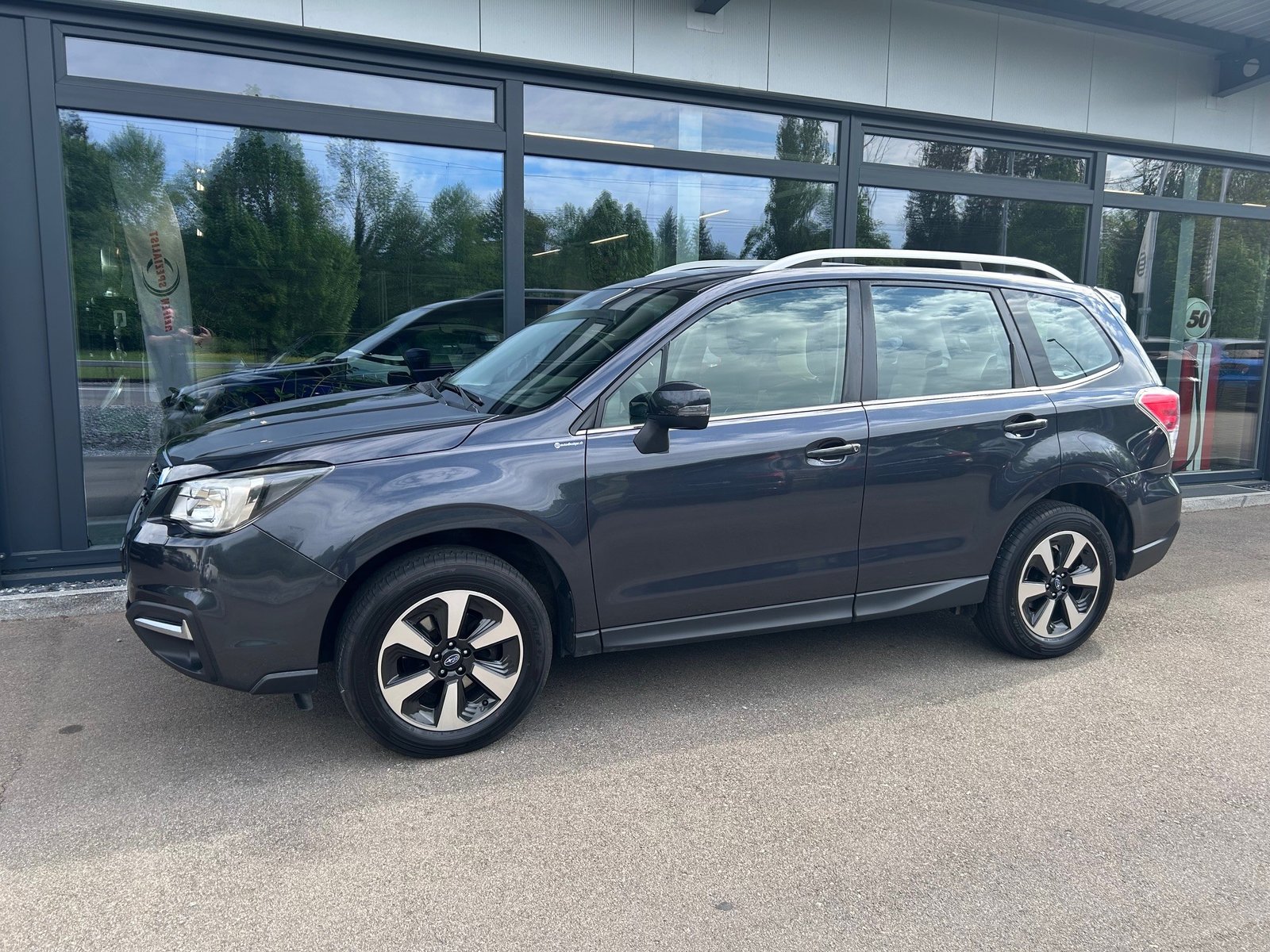 SUBARU Forester 2.0i Swiss, Petrol, Second hand / Used, Manual - 3