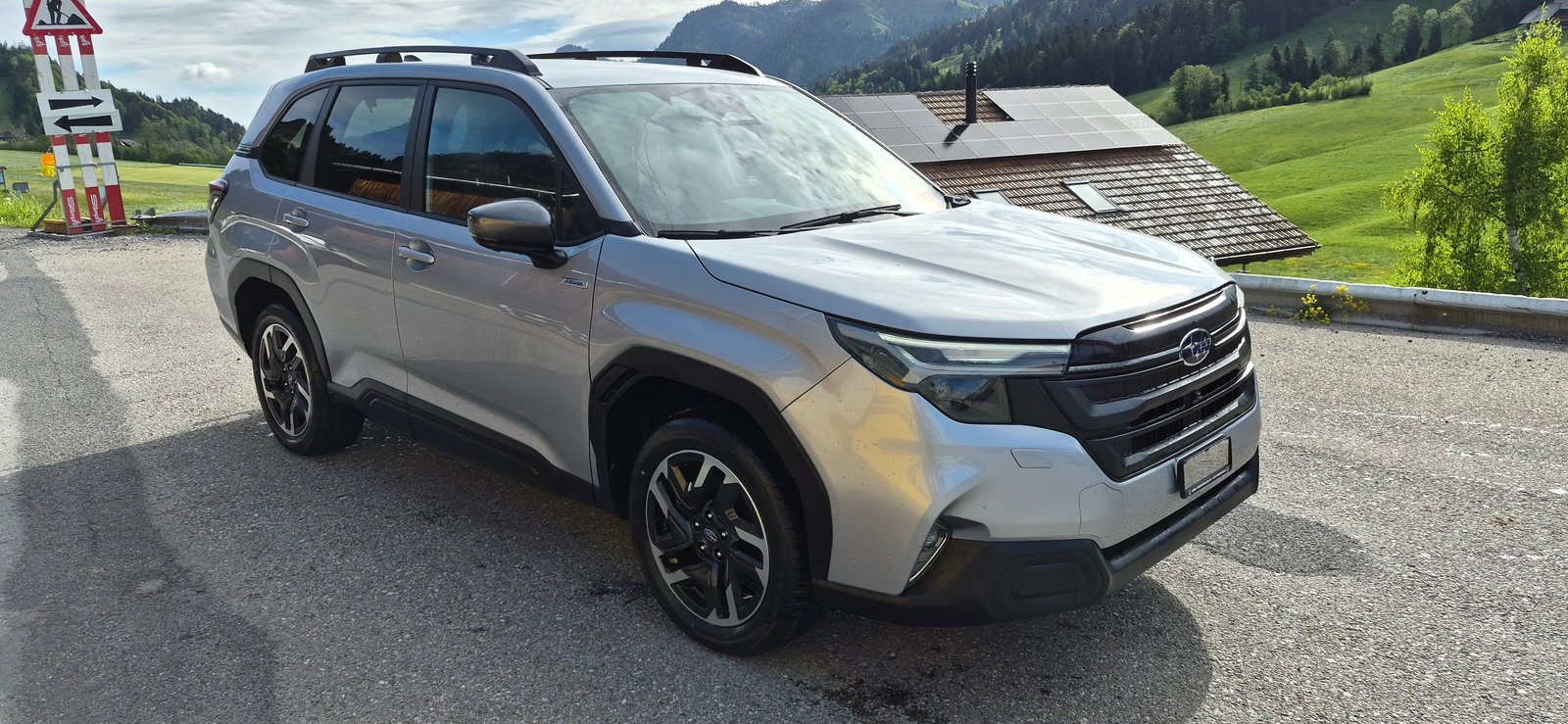 SUBARU Forester 2.0i e-Boxer Swiss Plus Lineartronic, Full-Hybrid Petrol/Electric, Second hand / Used, Automatic - 3