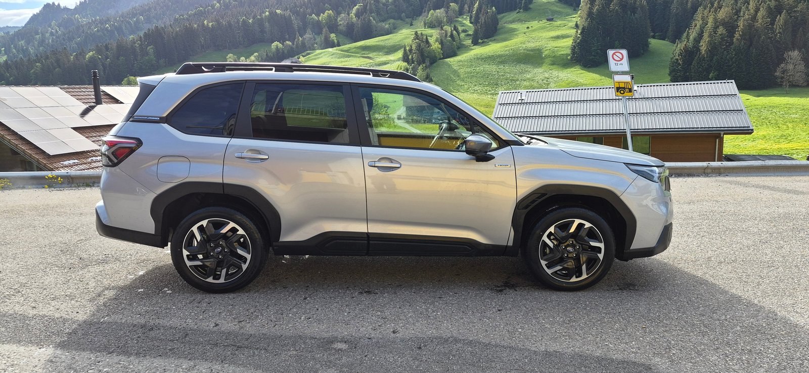 SUBARU Forester 2.0i e-Boxer Swiss Plus Lineartronic, Full-Hybrid Petrol/Electric, Second hand / Used, Automatic - 4