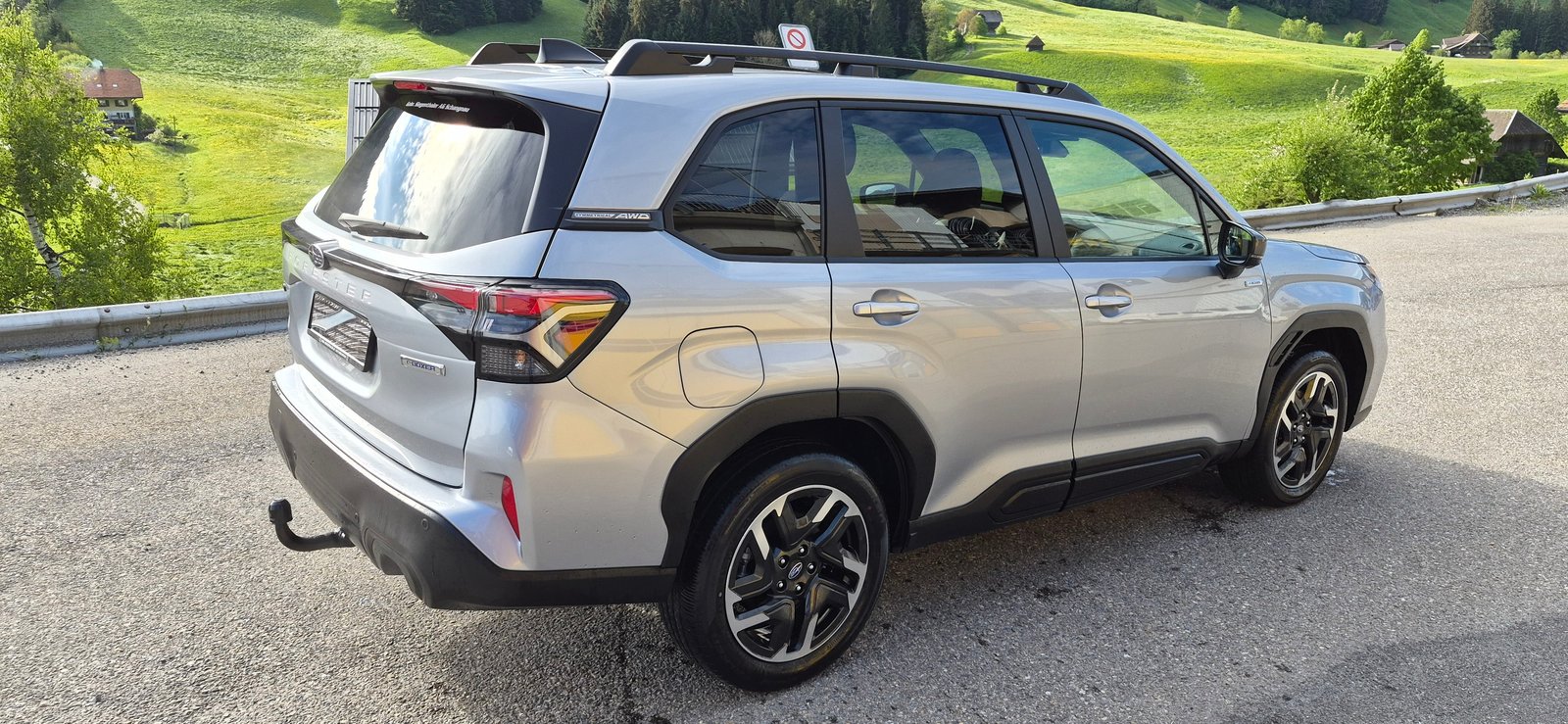 SUBARU Forester 2.0i e-Boxer Swiss Plus Lineartronic, Full-Hybrid Petrol/Electric, Second hand / Used, Automatic - 5