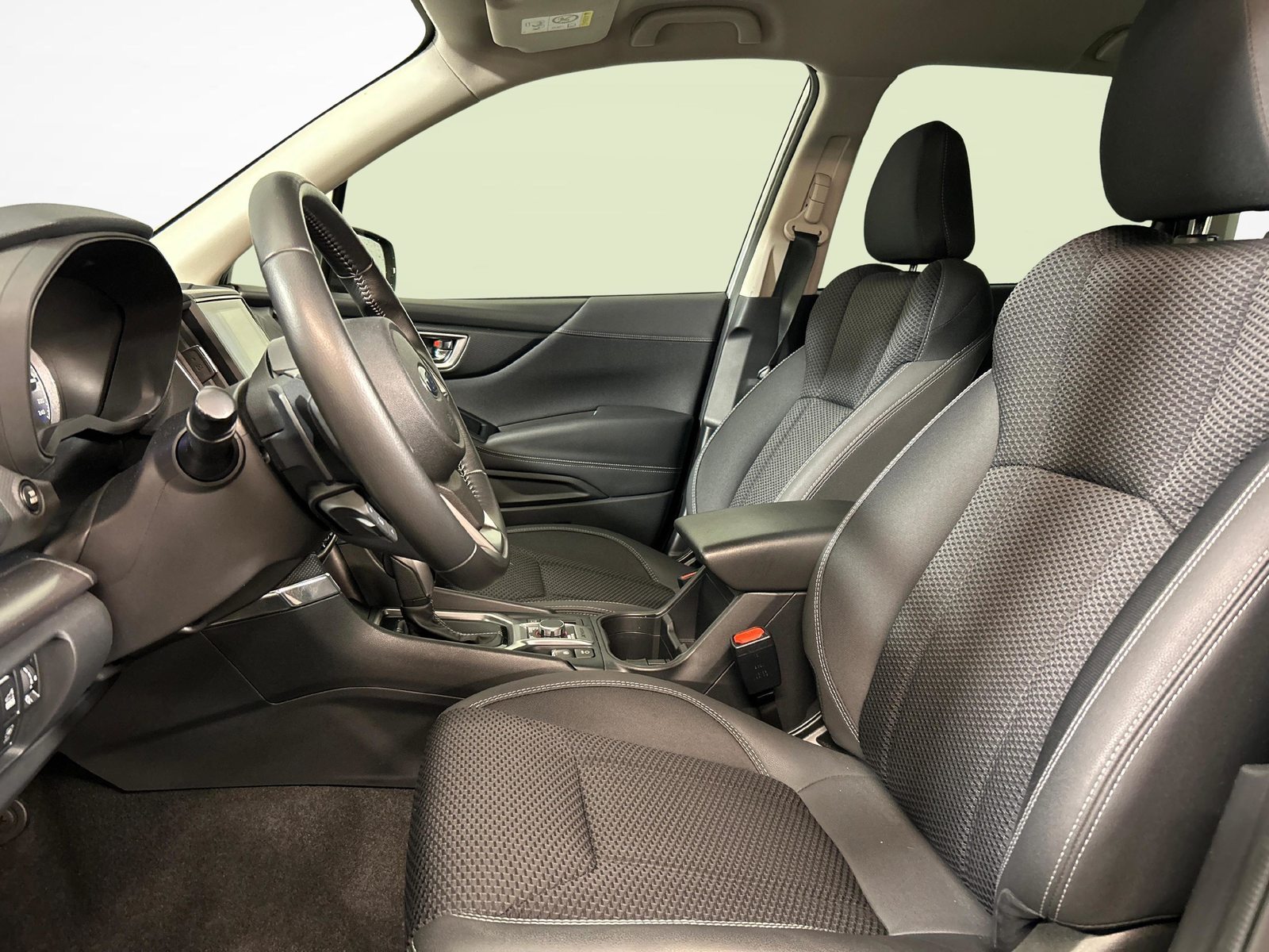 SUBARU Forester Station 2.0i e-Boxer Swiss Plus, Mild-Hybrid Petrol/Electric, Second hand / Used, Automatic - 3
